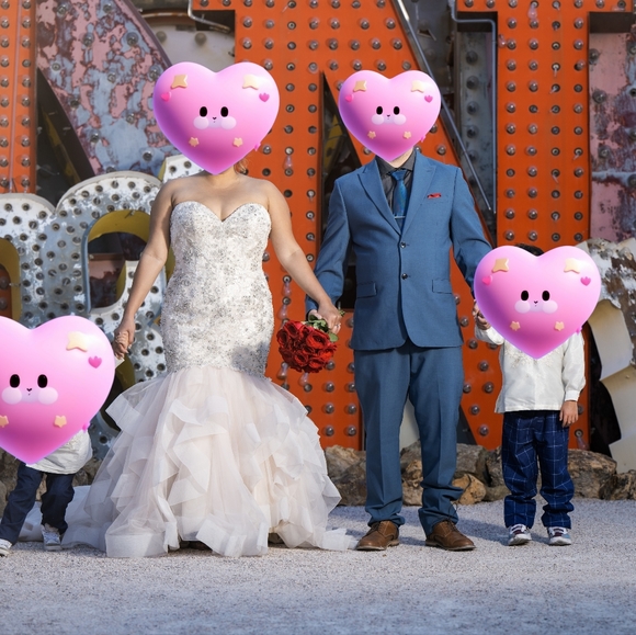 Wedding dress - Picture 4 of 6